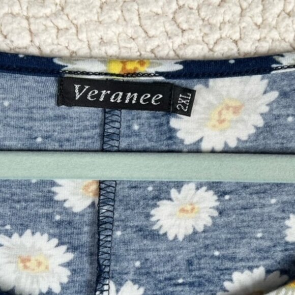 Veranee Womens Plus Size Swing Tunic, 3/4 length Sleeves, Size 2X - Picture 3 of 8